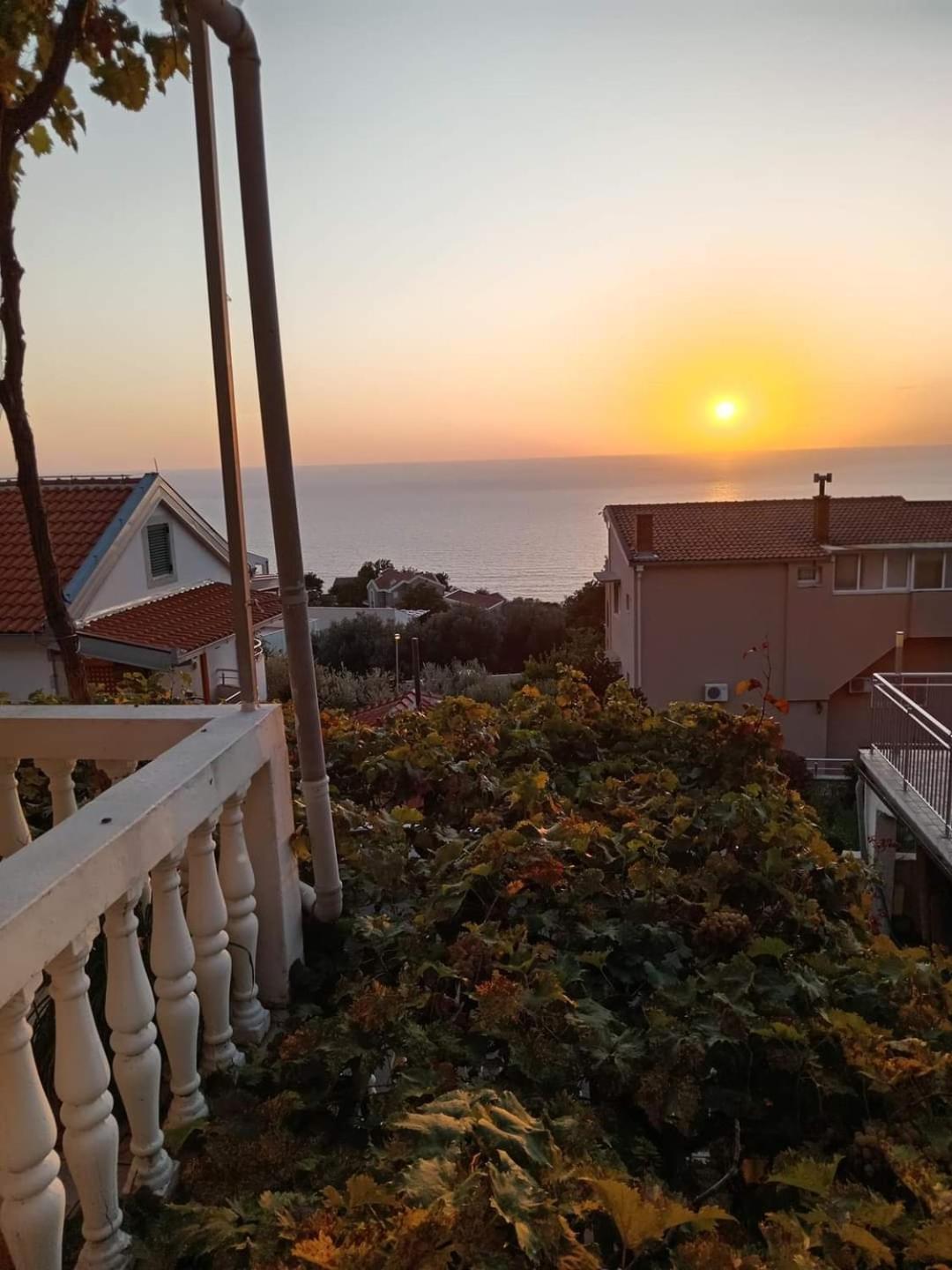 Apartments Dragisic Sveti Stefan Εξωτερικό φωτογραφία
